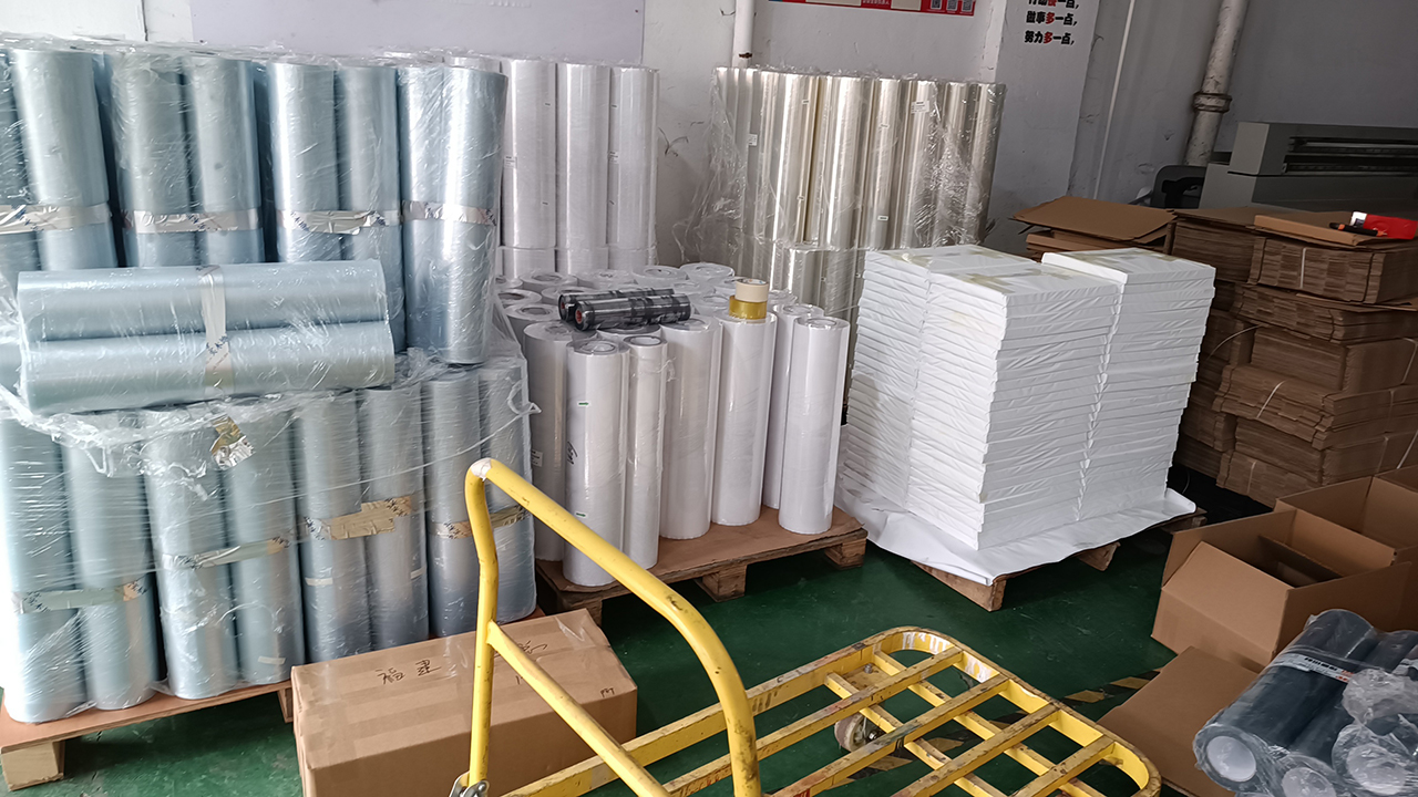 紙質(zhì)包裝材料水晶標(biāo)展示-水晶標(biāo)ab膜工藝